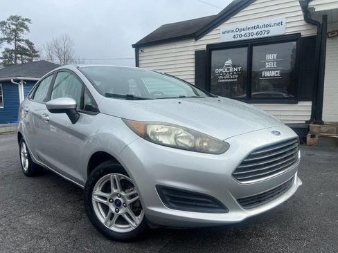 Used 2019 Ford Fiesta SE image 1