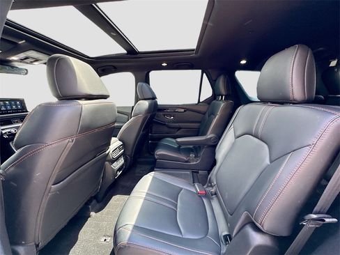 Used 2024 Honda Pilot TrailSport image 24