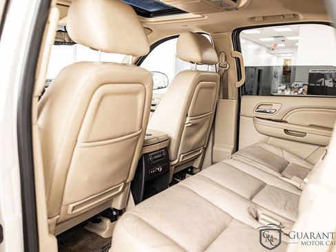 Used 2010 Cadillac Escalade 2WD Hybrid image 35