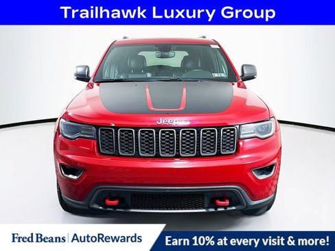 Used 2019 Jeep Grand Cherokee Trailhawk w/ Trailhawk Luxury Group AWD/4WD image 2