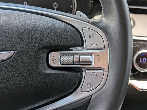 Used 2025 Genesis GV70 2.5T AWD/4WD image 25