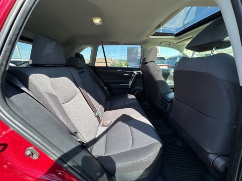 Used 2022 Toyota RAV4 XLE w/ Convenience Package AWD/4WD image 13