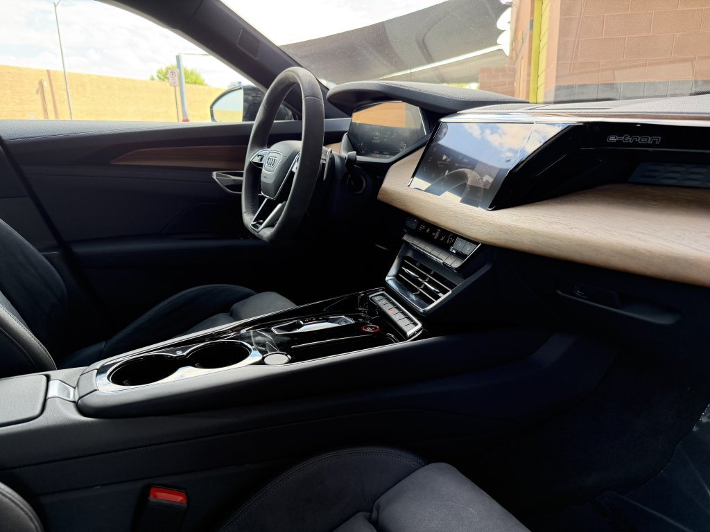 Used 2022 Audi e-tron GT Premium Plus AWD/4WD image 43