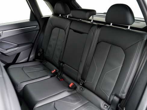 New 2025 Audi Q3 2.0T Premium image 22
