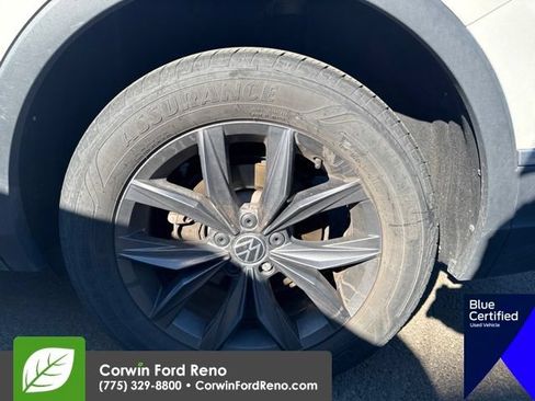 Used 2023 Volkswagen Tiguan SE w/ Panoramic Sunroof Package AWD/4WD image 22