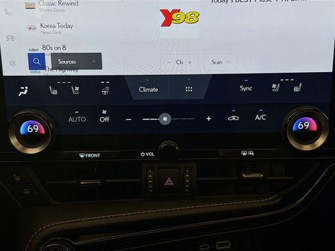 Used 2024 Lexus NX 350h AWD w/ Vision Package image 18