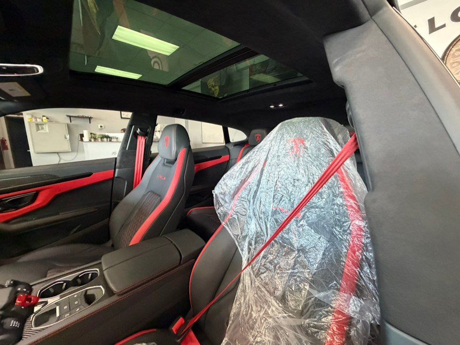 Used 2023 Lamborghini Urus S AWD/4WD image 31