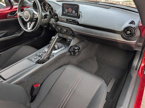 Used 2019 MAZDA MX-5 Miata Club image 21