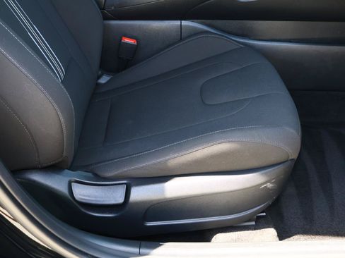 Used 2025 Hyundai Elantra SEL FWD image 18