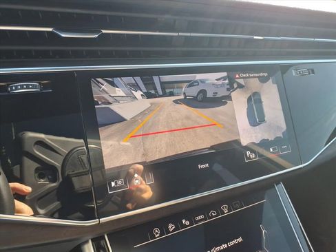 Used 2023 Audi Q7 3.0T Prestige image 24