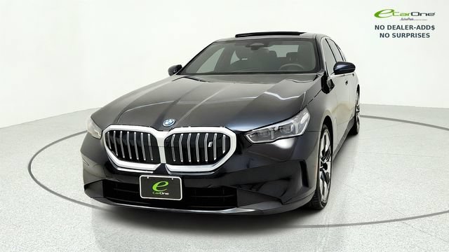 Used 2024 BMW i5 eDrive40i w/ M Sport Package RWD image 3