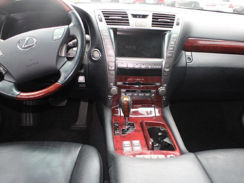 Used 2007 Lexus LS 460 L image 11