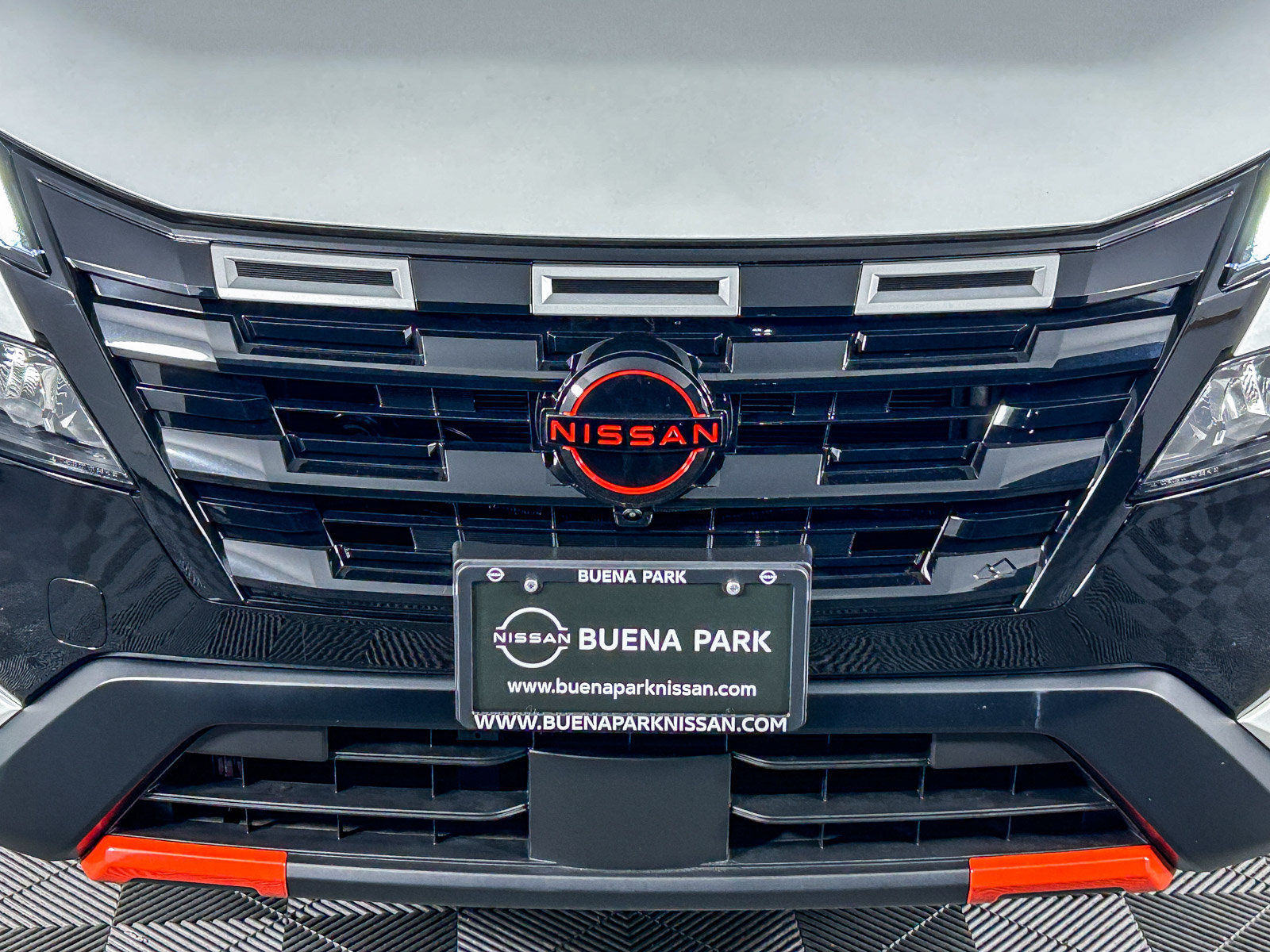 Used 2025 Nissan Rogue SV AWD/4WD image 5