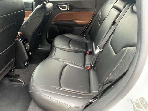 Used 2024 Jeep Compass Limited image 27