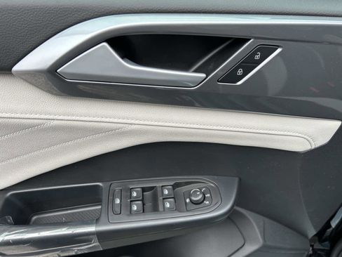 New 2026 Volkswagen Taos SEL image 18