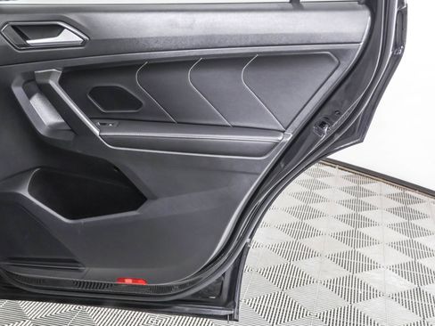 Used 2022 Volkswagen Tiguan SE R-Line image 43