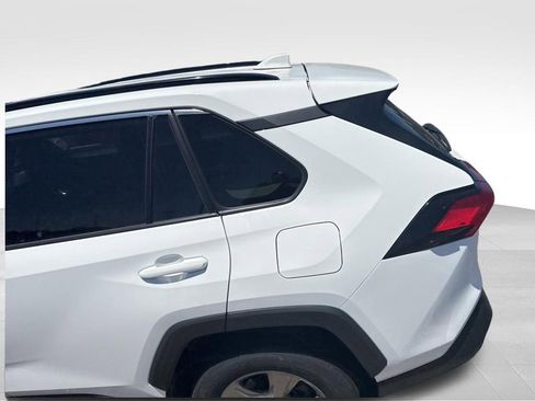 Used 2024 Toyota RAV4 XLE FWD image 5