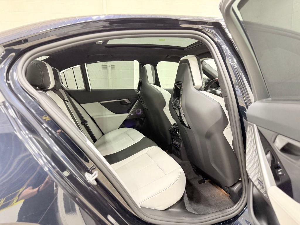 Used 2026 BMW M5 w/ Executive Package AWD/4WD image 51