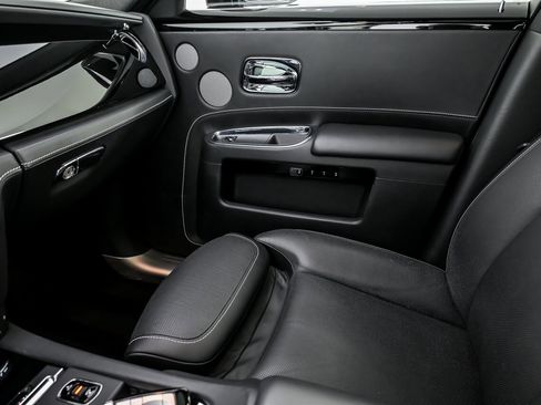 Used 2017 Rolls-Royce Ghost image 42
