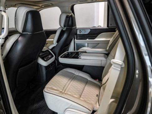Used 2020 Lincoln Navigator Black Label w/ Cargo Convenience Package AWD/4WD image 35