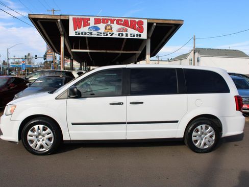 Used 2016 Dodge Grand Caravan American Value Package image 3