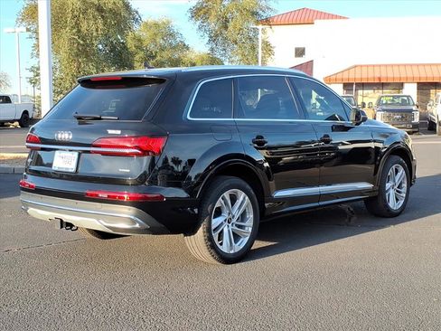 Used 2023 Audi Q7 Premium w/ Towing Package image 4