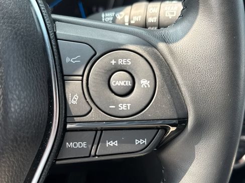 Used 2024 Toyota Venza XLE AWD/4WD image 21