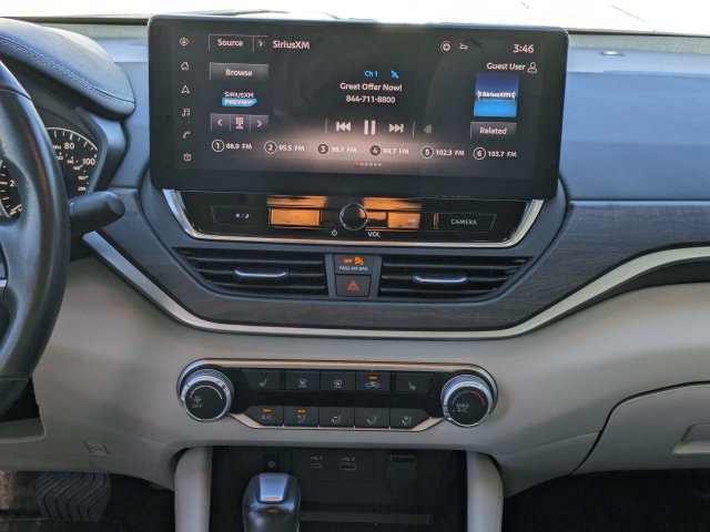 Used 2023 Nissan Altima 2.5 SV w/ SV Premium Package FWD image 18