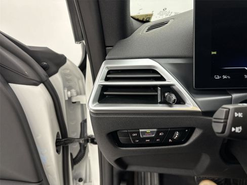 Used 2025 BMW i4 xDrive40i w/ Parking Assistance Package image 31