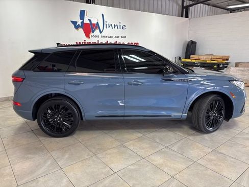Used 2023 Lincoln Corsair Reserve w/ Jet Appearance Package AWD/4WD image 5