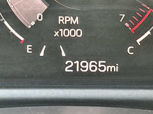 Certified 2025 GMC Acadia Elevation FWD image 12