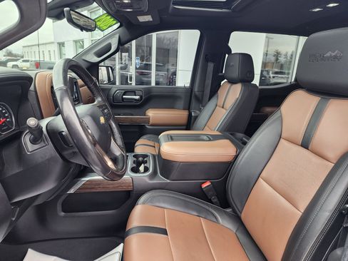 Used 2021 Chevrolet Silverado 1500 High Country w/ Technology Package image 9