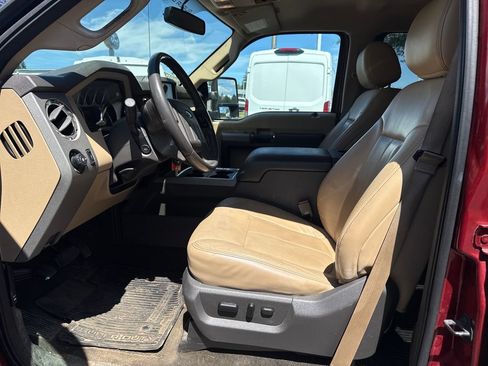 Used 2014 Ford F250 Lariat w/ Lariat Interior Package AWD/4WD image 4