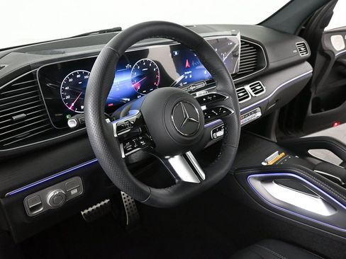 Used 2025 Mercedes-Benz GLS 450 4MATIC image 6