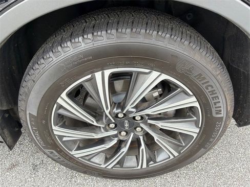 Used 2025 Lincoln Aviator 2WD w/ Equipment Group 101A image 20