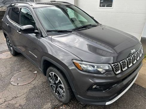 Used 2024 Jeep Compass Limited AWD/4WD image 7