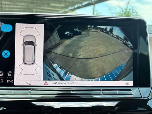 New 2026 Volkswagen Atlas SE FWD image 18