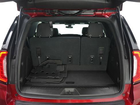 Used 2021 GMC Yukon SLE image 10