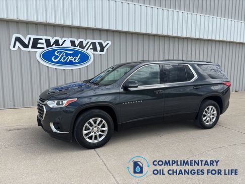 Used 2021 Chevrolet Traverse LT w/ LPO, Cargo Package image 1