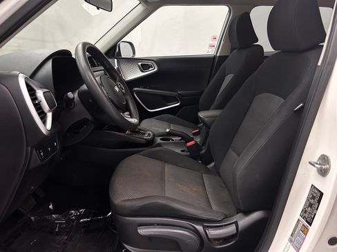 Used 2020 Kia Soul LX FWD image 12