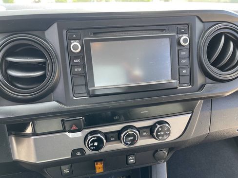 Used 2016 Toyota Tacoma SR w/ SR Convenience Package RWD image 21