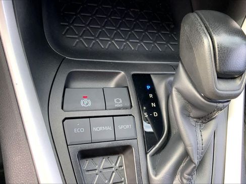Used 2024 Toyota RAV4 LE FWD image 36