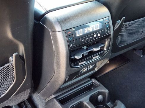 Used 2022 Jeep Grand Cherokee L Overland w/ Luxury Tech Group IV image 34