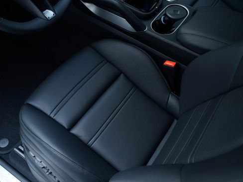 New 2026 Porsche Cayenne Coupe image 16