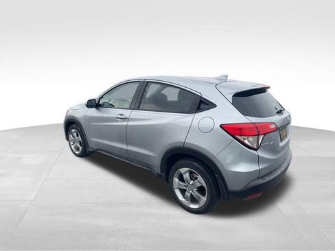 Used 2019 Honda HR-V LX image 6