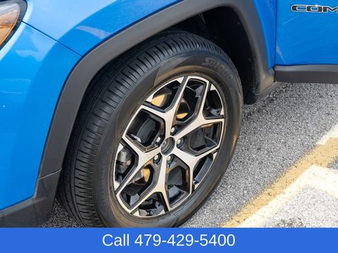 Used 2025 Jeep Compass Limited AWD/4WD image 12