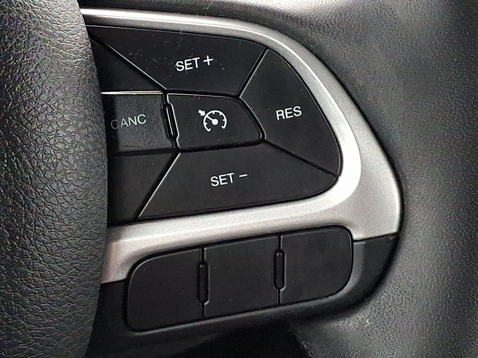 Certified 2018 Jeep Renegade Latitude AWD/4WD image 22