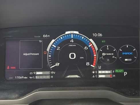 Used 2024 Toyota Sequoia Platinum w/ TRD Off-Road Package AWD/4WD image 30