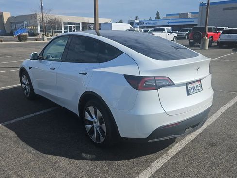 Used 2021 Tesla Model Y Long Range image 6