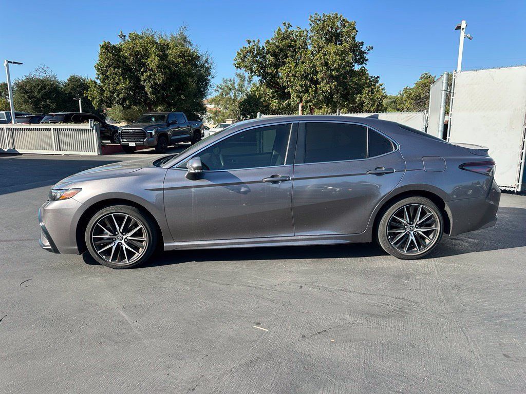 Used 2024 Toyota Camry SE FWD image 2
